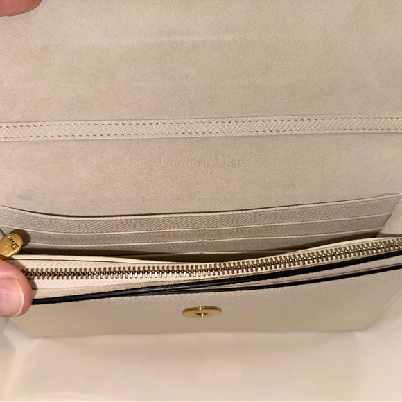 Dior Saddle Pouch. - Picture 8 of 9